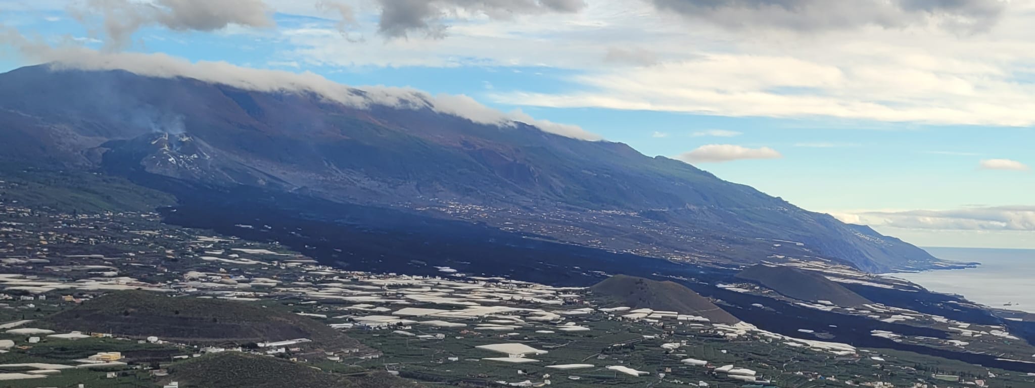 Volc&aacute;n de cumbre viaja y coladas vistas en cuanto acab&oacute; la erupci&oacute;n